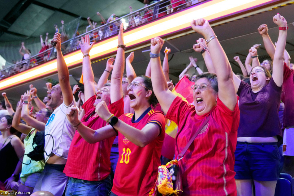 الإسبانيات
يتزعمن العالم