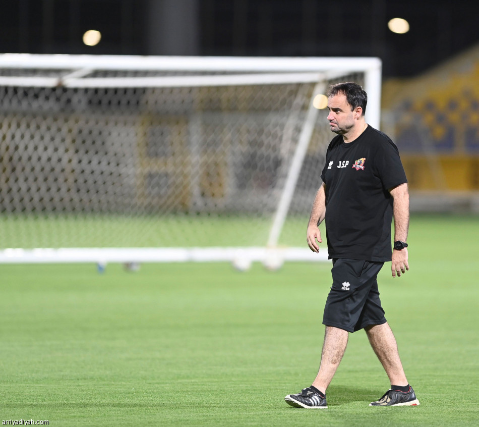 يحيى والعمري 
خارج التشكيل