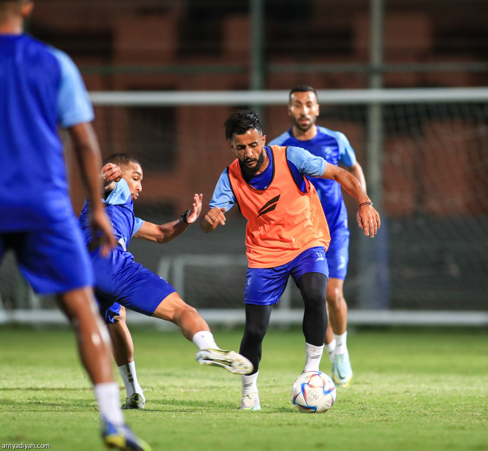 الفتح.. دونيس يطبق الفترتين