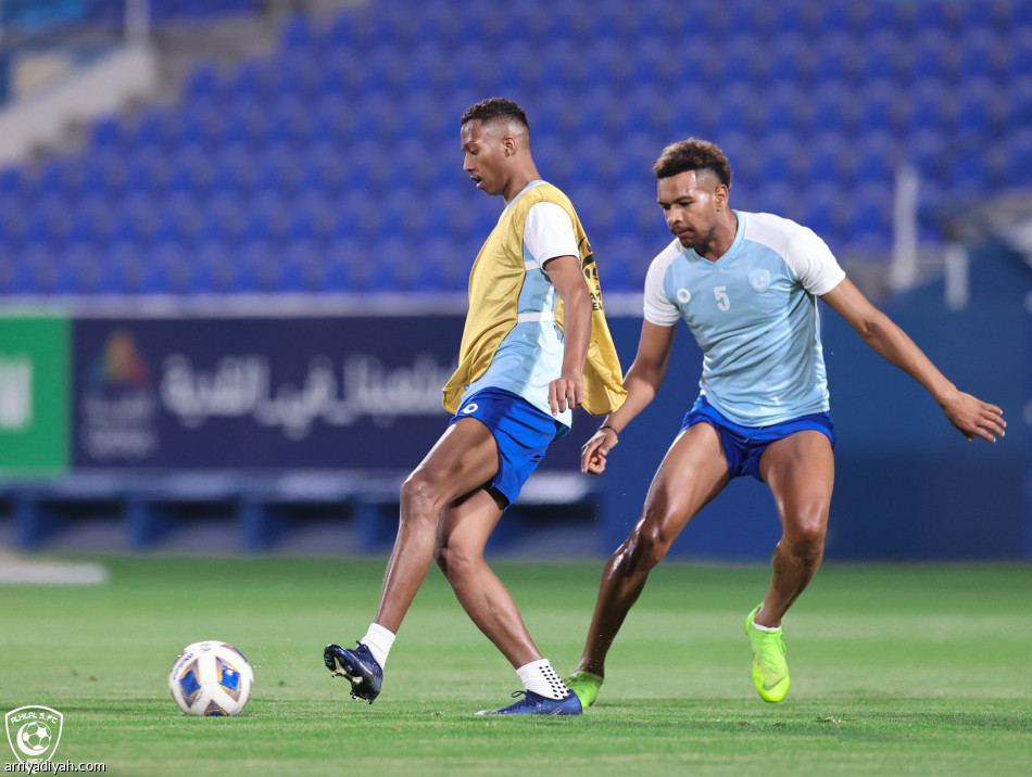 سالم والبليهي وعطيف ينعشون الهلال