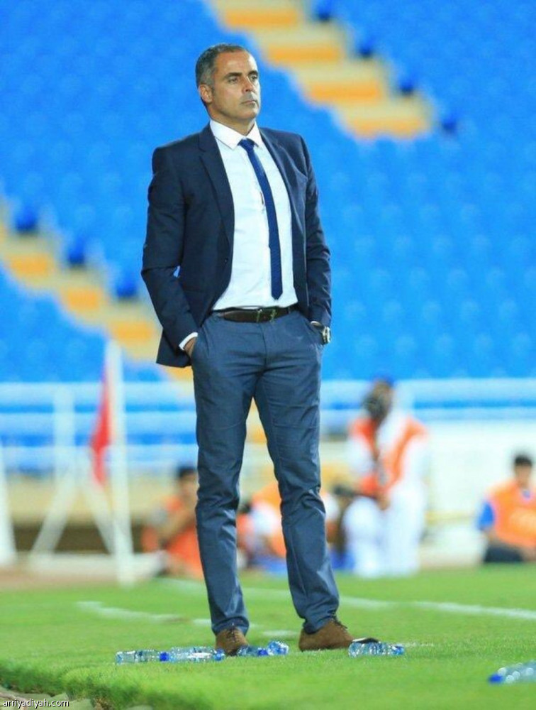 تجديد الثقة في مدربي الأهلي والنصر رغم الغضب الجماهيري