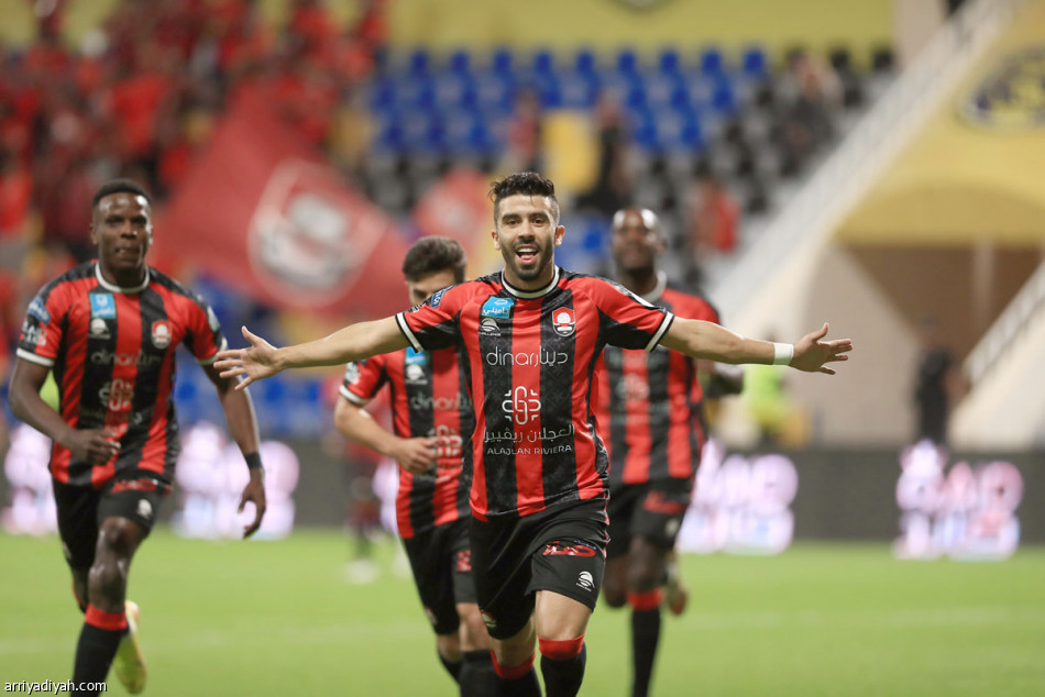 المرة الثالثة..
الرائد يحبط الليوث