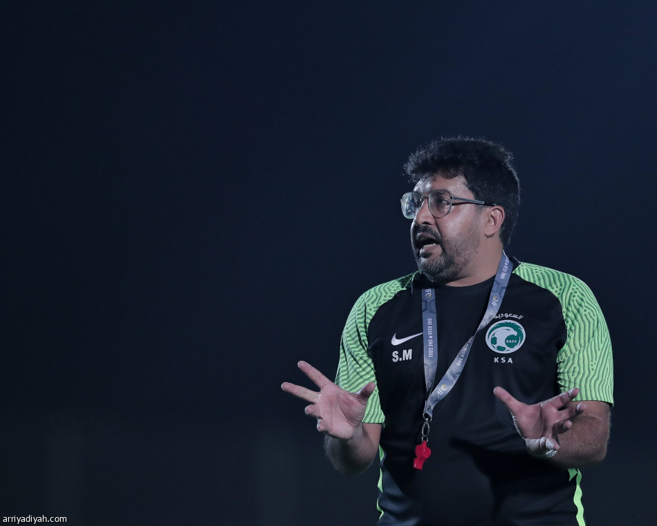 غدا.. الأخضر الشاب والأوزبكي في صراع الصدارة