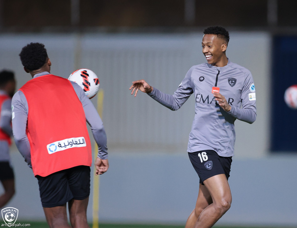 بطل آسيا يفتح الملف المحلي