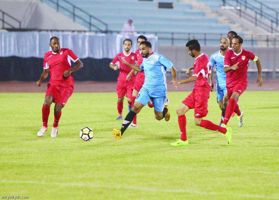 فوز.. و3 تعادلات في دوري الأولى