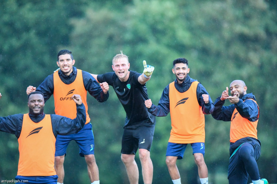 الفتح.. دونيس يكثف اللياقة في الغابات