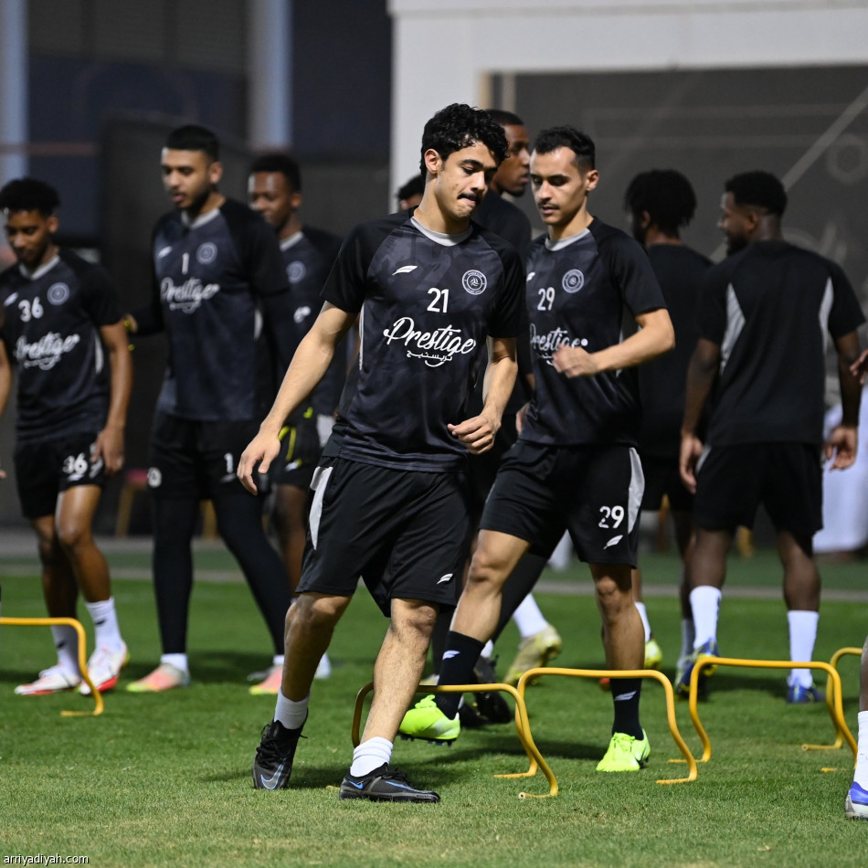 الشباب يفتح ملف الأهلي