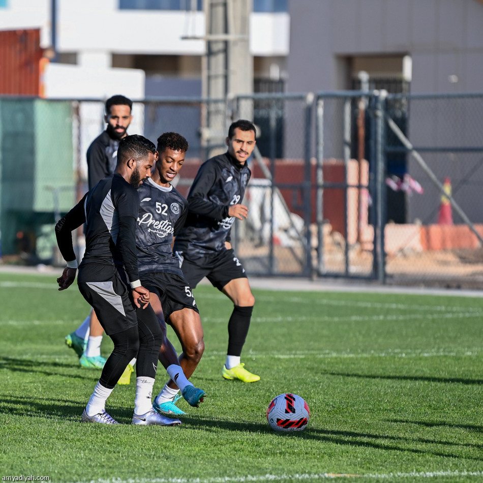 الشباب.. شاموسكا يركز على اللياقة