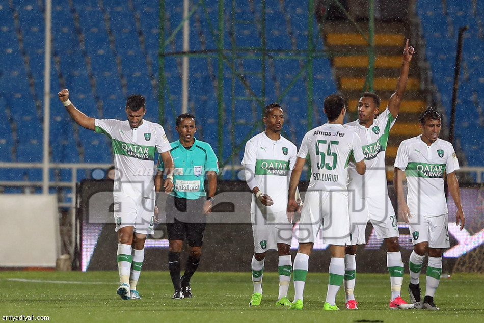 الأهلي يزاحم النصر على المركز الثاني