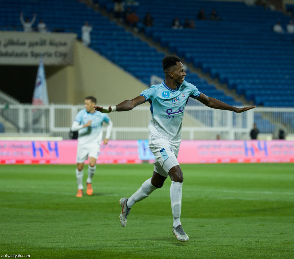 أبها يحصد نقاط الرائد في 9 دقائق