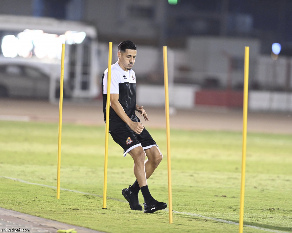 سييرا يجهز الوحدة للطائي بسلاح التسديد