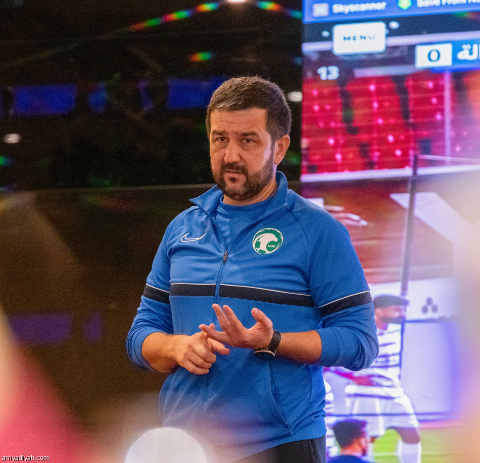 الحكام يناقشون أحداث الدوري