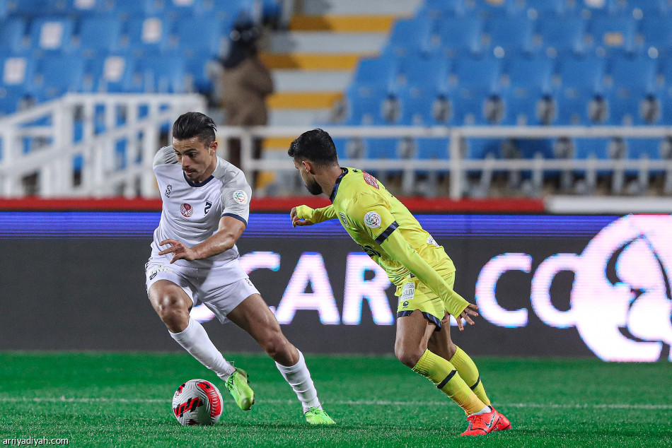 التعاون يضاعف معاناة الحزم بثنائية