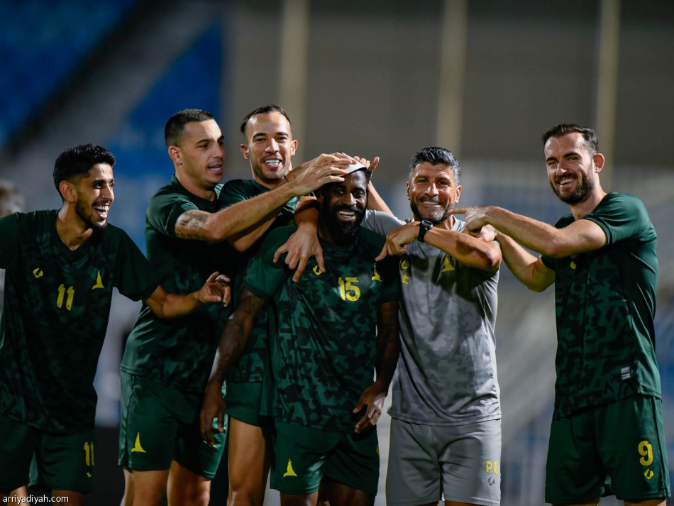 ضمك والخليج 
يفتتحان تجريبية «هاتريك»