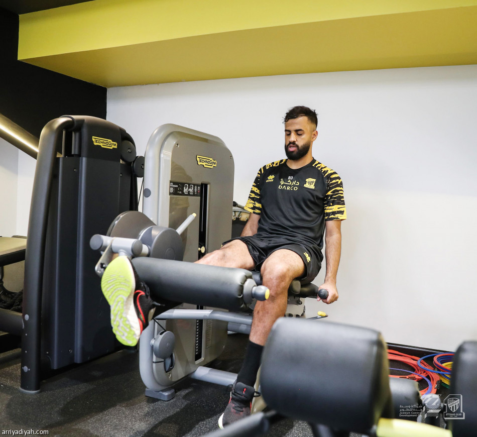 سانتو يغير مركز الشمراني