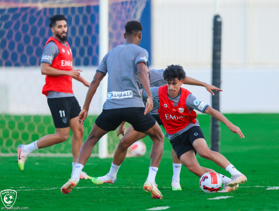 الهلال.. جارديم يكافئ الأساسيين في مباراة النصر