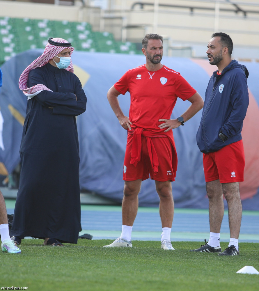 سيفيلا يعالج أخطاء أبها