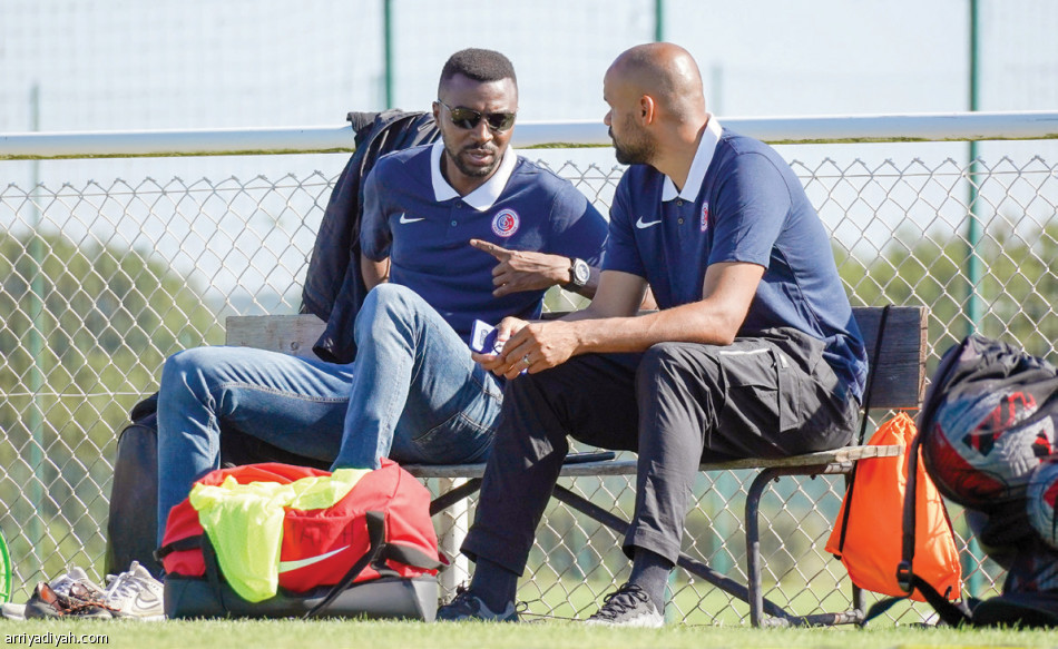 تحت قيادة صحافي سبعيني.. 
هوساوي يشارك في إنقاذ شاتورو