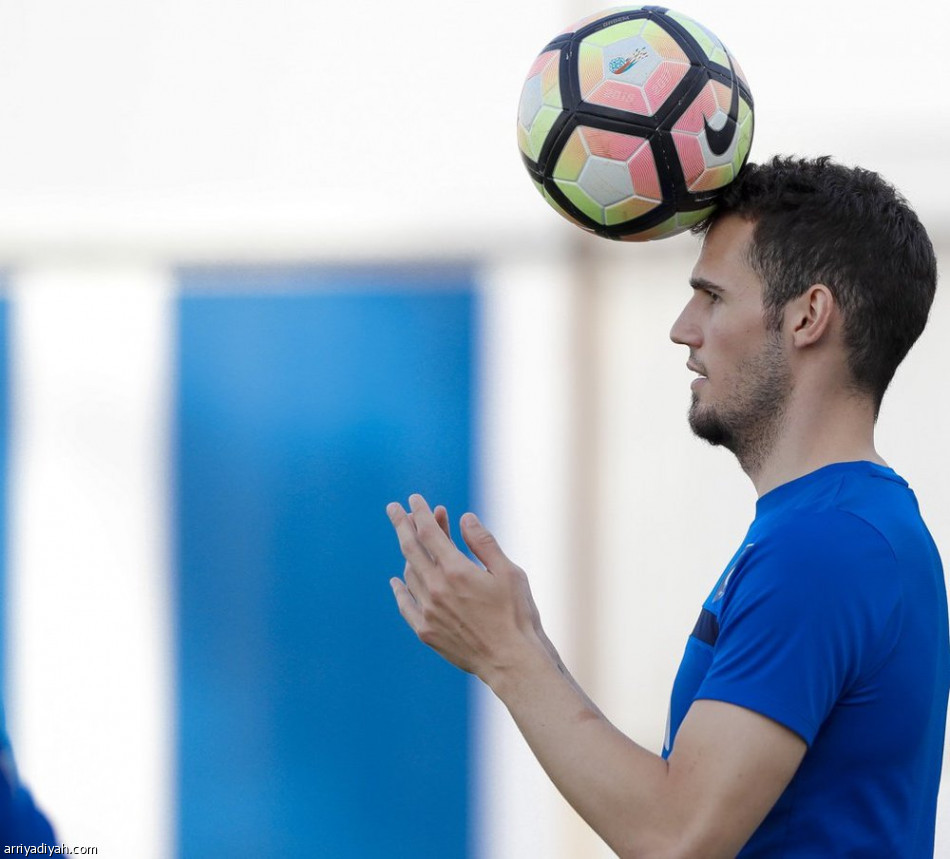 الهلال ينهي تحضيراته للرائد ويغادر للقصيم