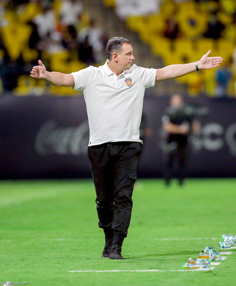 جوستافو
يلحق بتاليسكا والنجعي