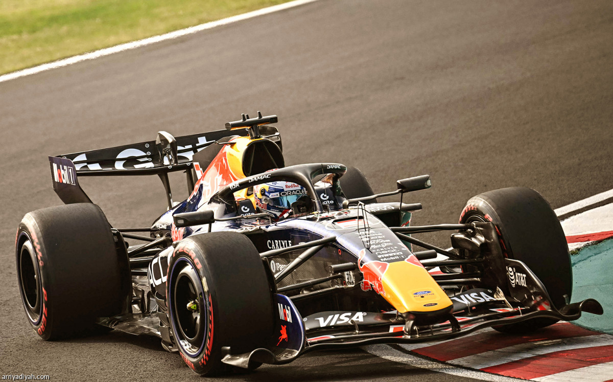 فيرستابن يتأخر