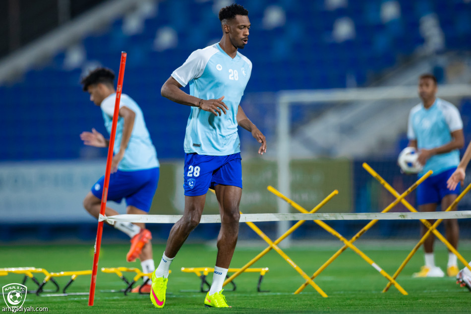 «إنفلونزا» تغيّب إيجالو عن مران الهلال