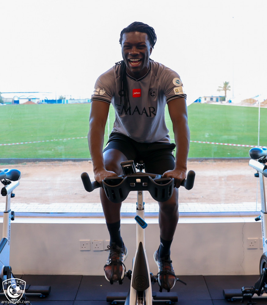 «خلع وتوأم» يغيبان بيريرا وفييتو عن الهلال