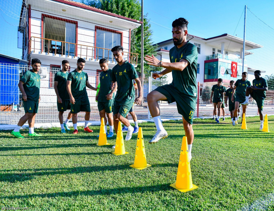 سوزا والشنقيطي ينضمان إلى معسكر الخليج