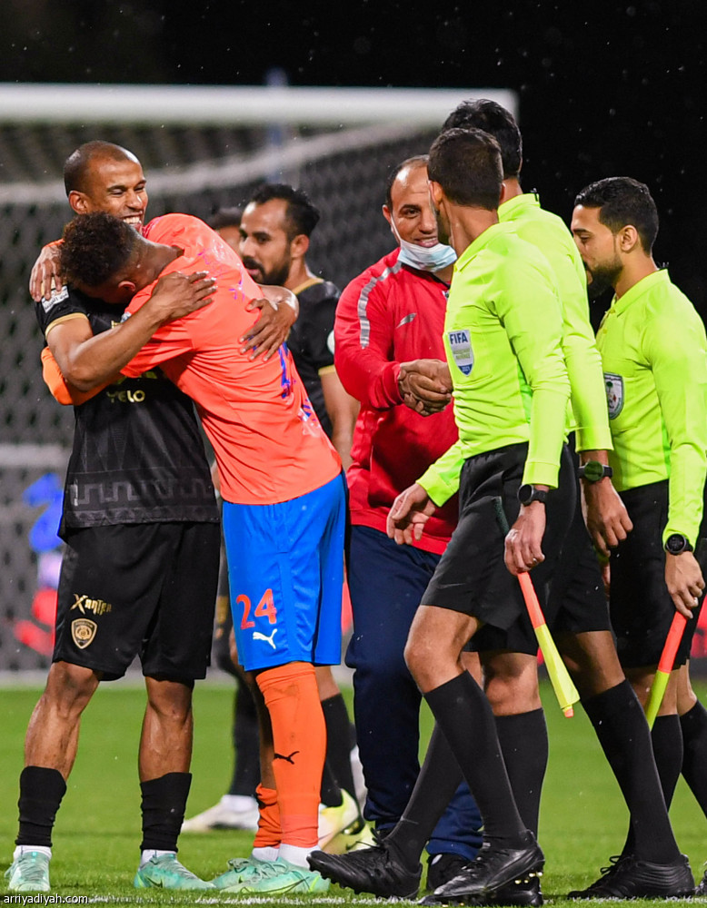 السلبية تحسم مواجهة الفيحاء وأبها