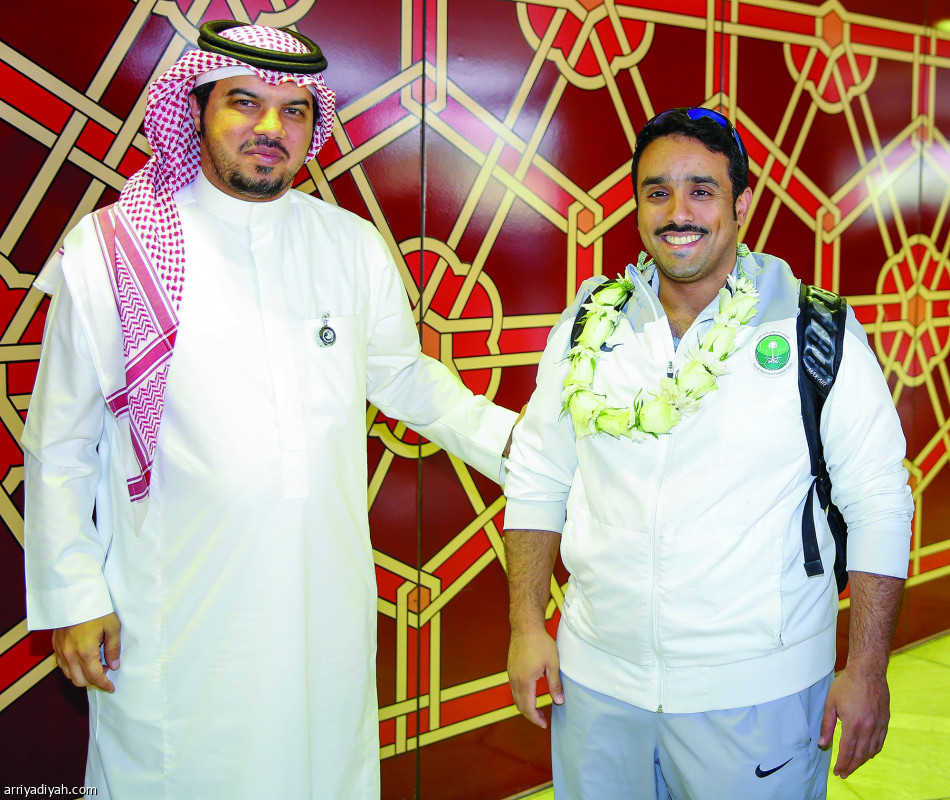 الورود تستقبل نجوم أخضر المونديال.. والوعد أكتوبر