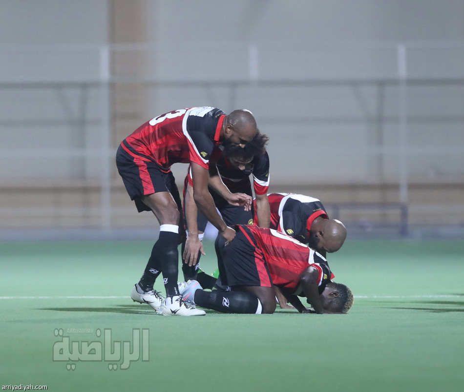 رائد المطوع يكتسح الباطن بخماسية