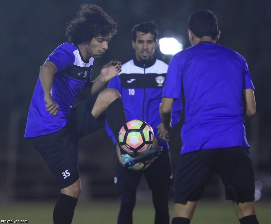 هجر يواصل تدريباته على فترتين