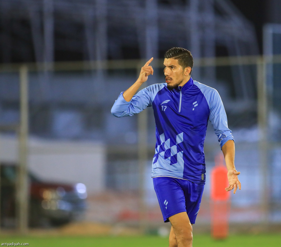 مفصل القدم يبعد الخليف عن الفتح