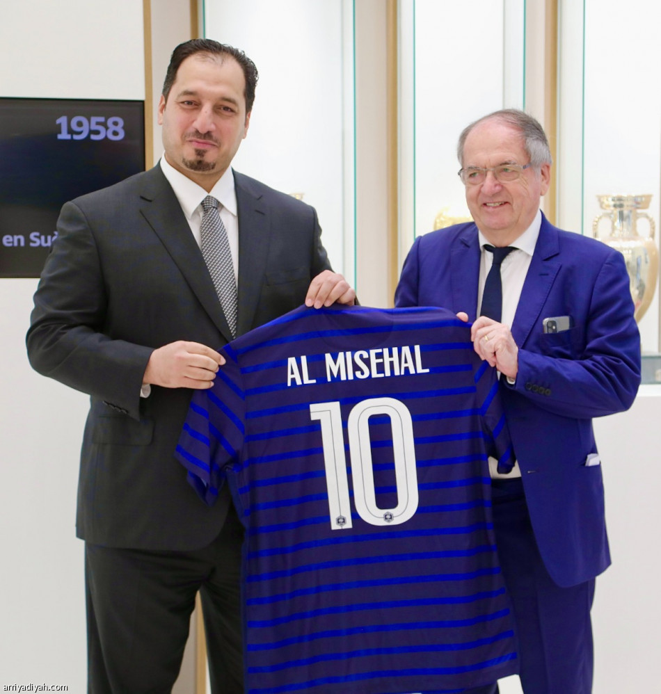 المسحل يلتقي رئيس اتحاد القدم الفرنسي
