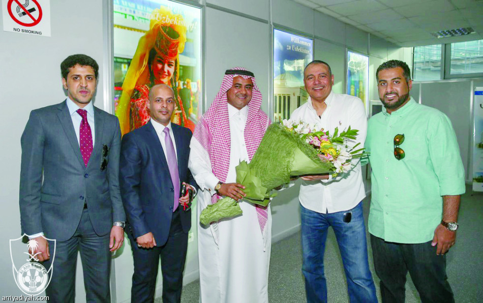 الأهلي يصل طشقند.. وجروس يرفض التدريبات