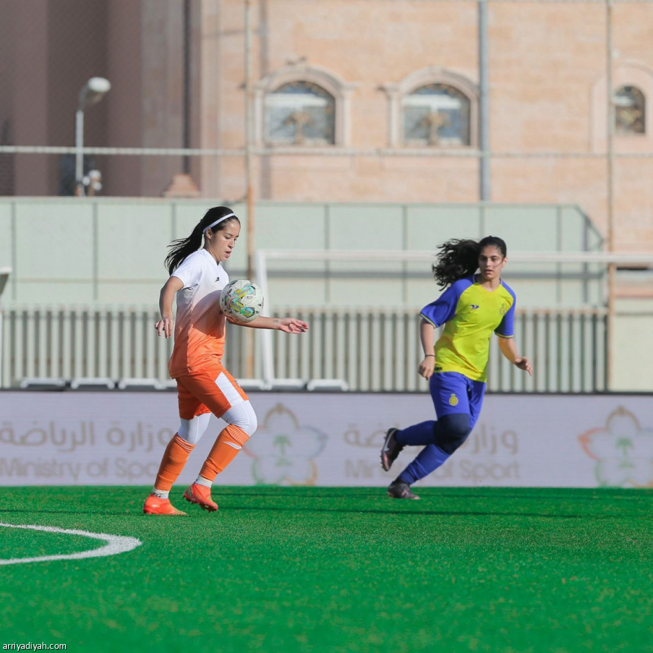 ممتاز السيدات.. فارق النقطة يجدد صراع النصر والهلال