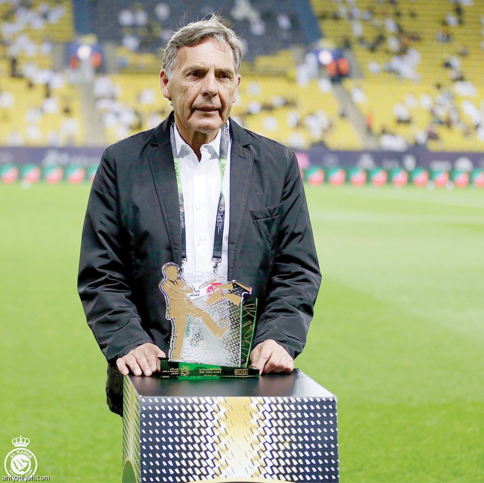 المرة الأولى يسجل .. 
بيريرا يلحق بويلهامسون