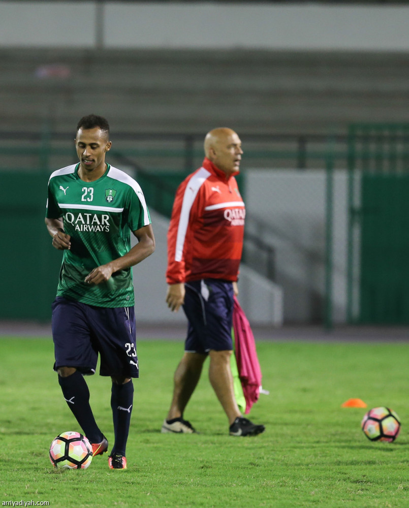 المولد ينعش تدريبات الأهلي.. والفريق يغادر غداً إلى دبي