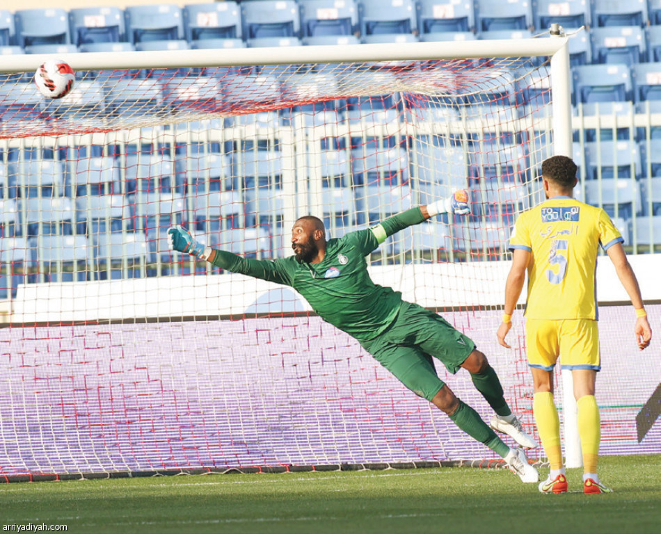 تاليسكا
يعادل صدارة جوليانو