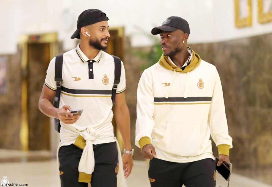 النصر يحتفل
بالرباعية الثالثة