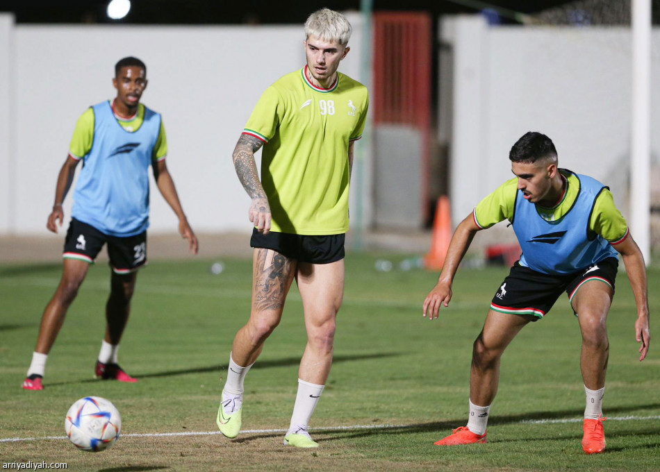 تيسيران
ينتظم ويدخل القائمة