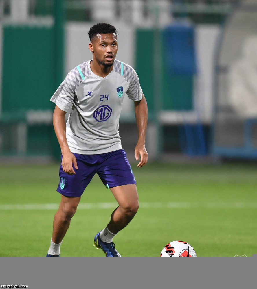 الأهلي.. هاسي يجتمع بالثلاثي الجديد