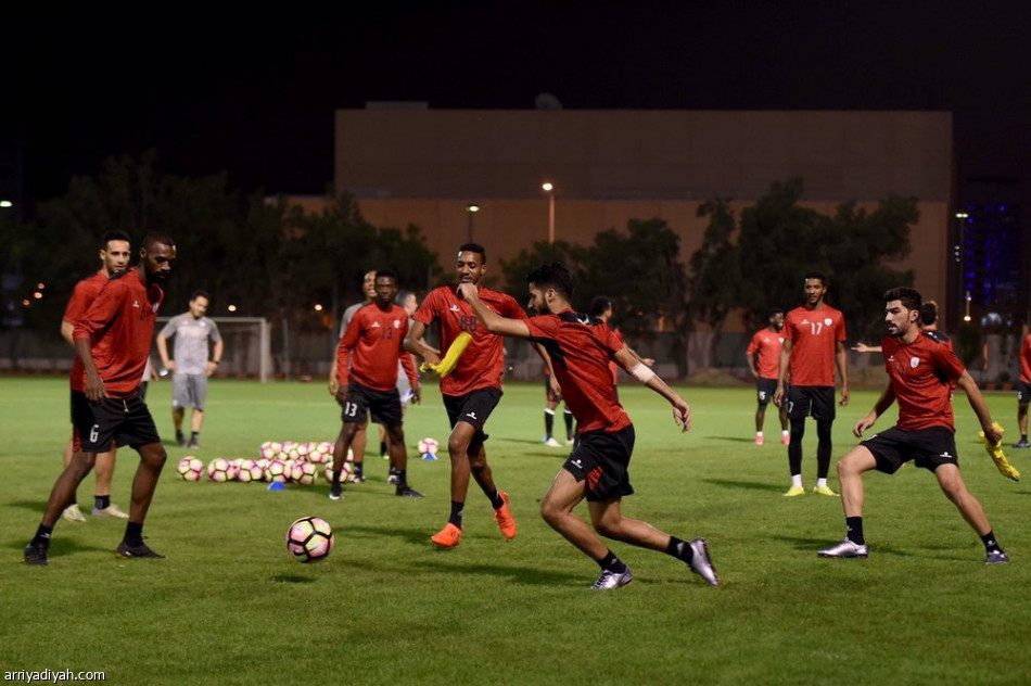 الشباب يكثف استعداداته لمواجهة النصر