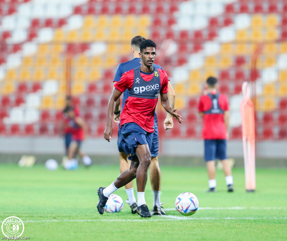 ضمك يستأنف التحضيرات بـ4 مجموعات