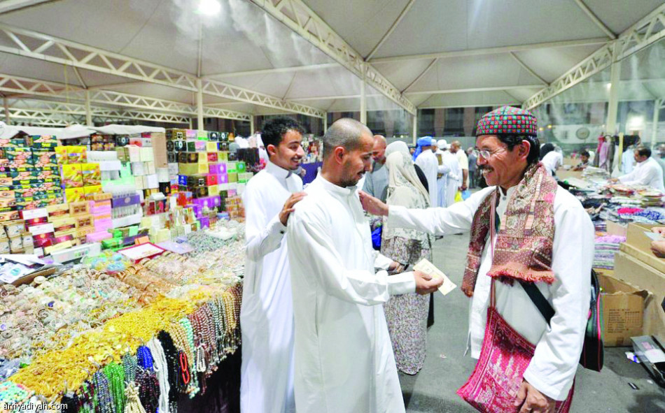 “سوق المناخة” يجذب الزوار
