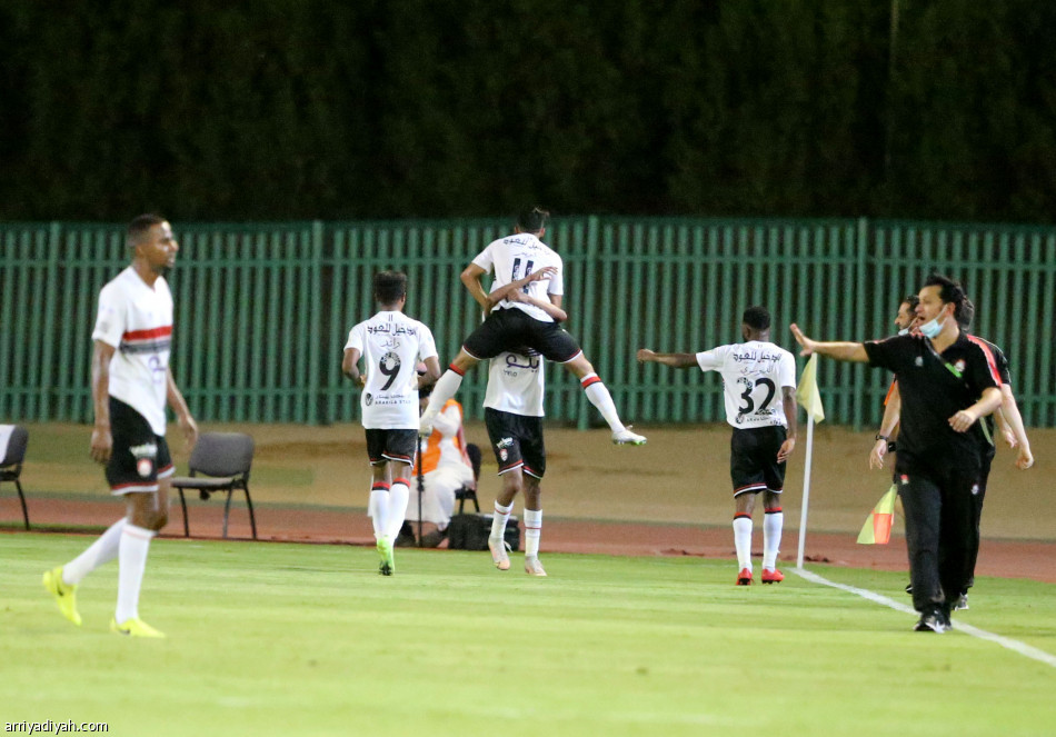 الاتفاق يواصل تعادلاته في الدوري