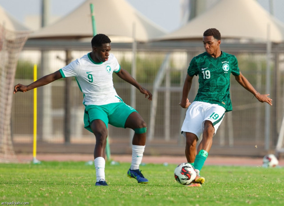 «أخضر الناشئين».. الحربي يختبر اللاعبين بـ«مناورة»