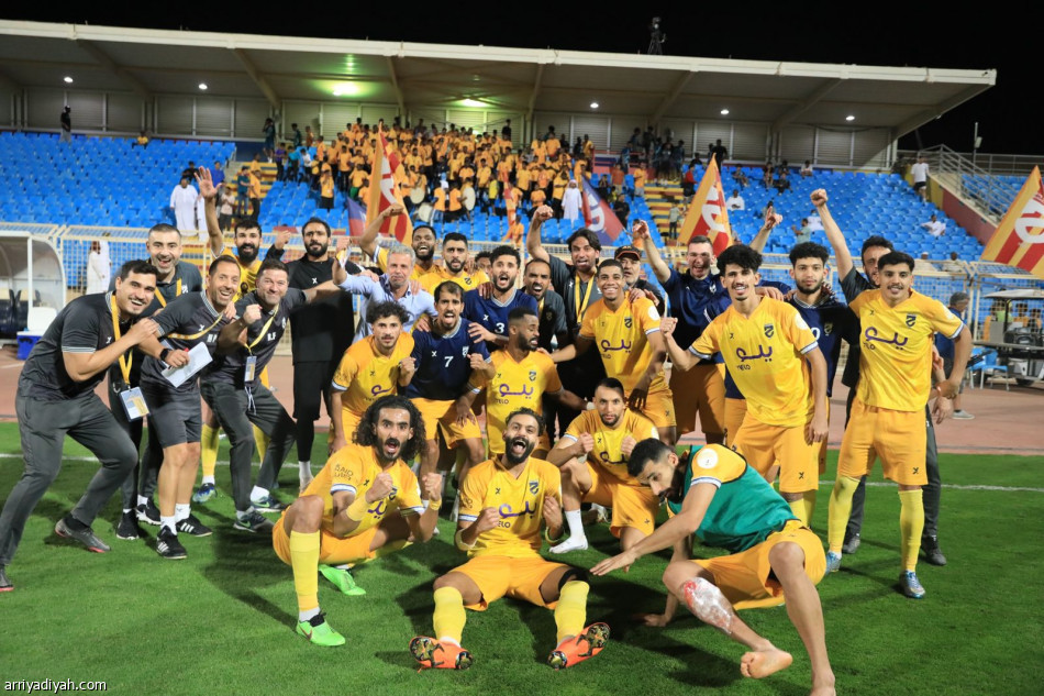 الحزم يتصدر «يلو» بثنائية الرياض