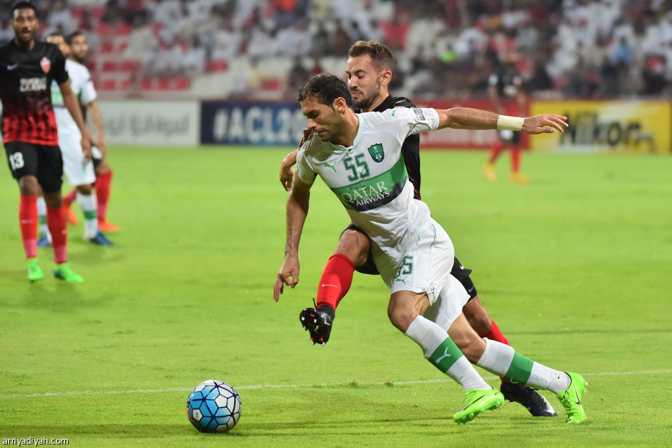الأهلي ينقذ موسمه بالتأهل إلى ربع النهائي الآسيوي