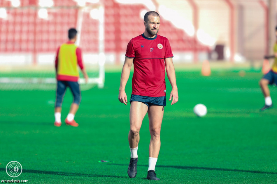 كونترا يبدأ مهمة ضمك باجتماع